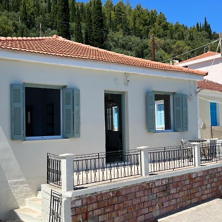 Modern Cottage On The Sea Vathy  Exterior photo
